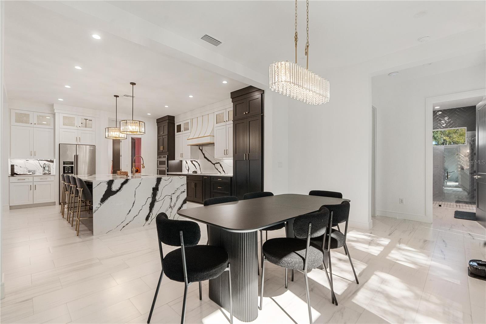 Image 22 of 76 For 21206 Ski Way