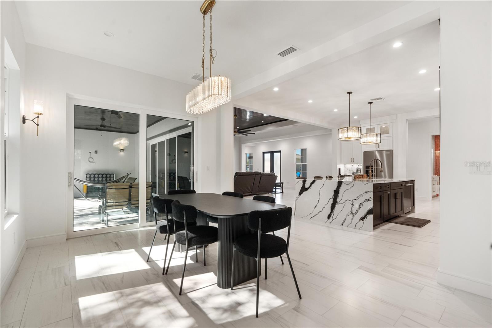 Image 23 of 76 For 21206 Ski Way