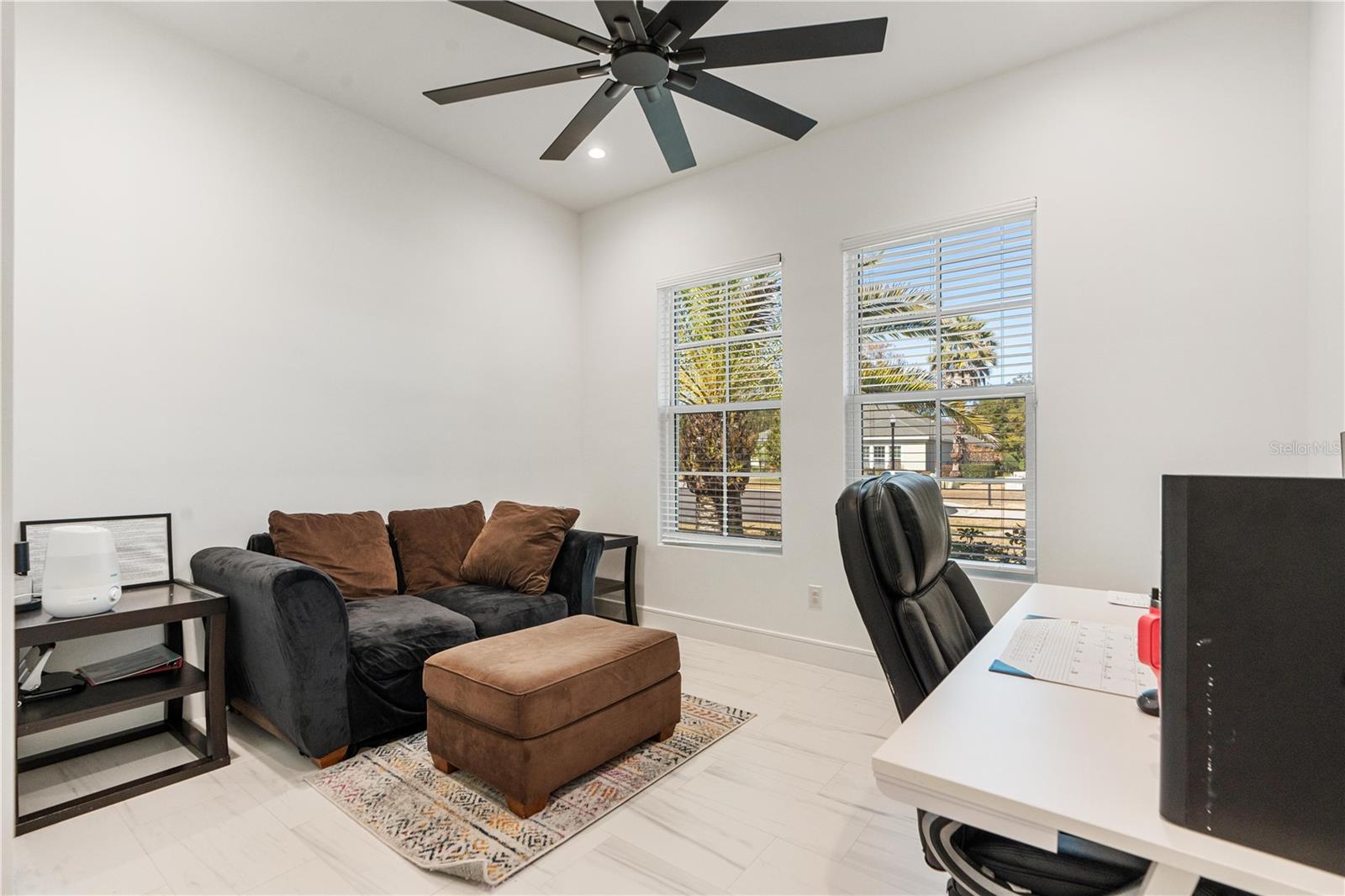 Image 24 of 76 For 21206 Ski Way