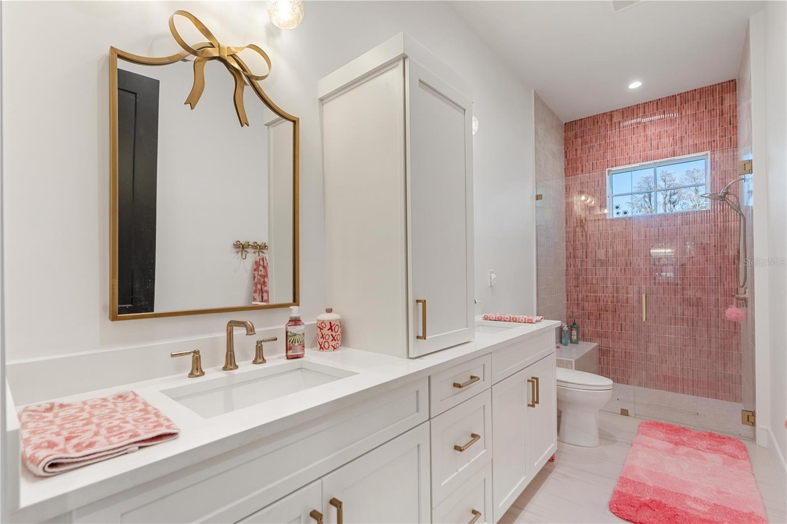 Image 26 of 76 For 21206 Ski Way