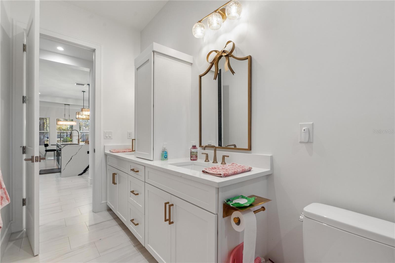 Image 28 of 76 For 21206 Ski Way