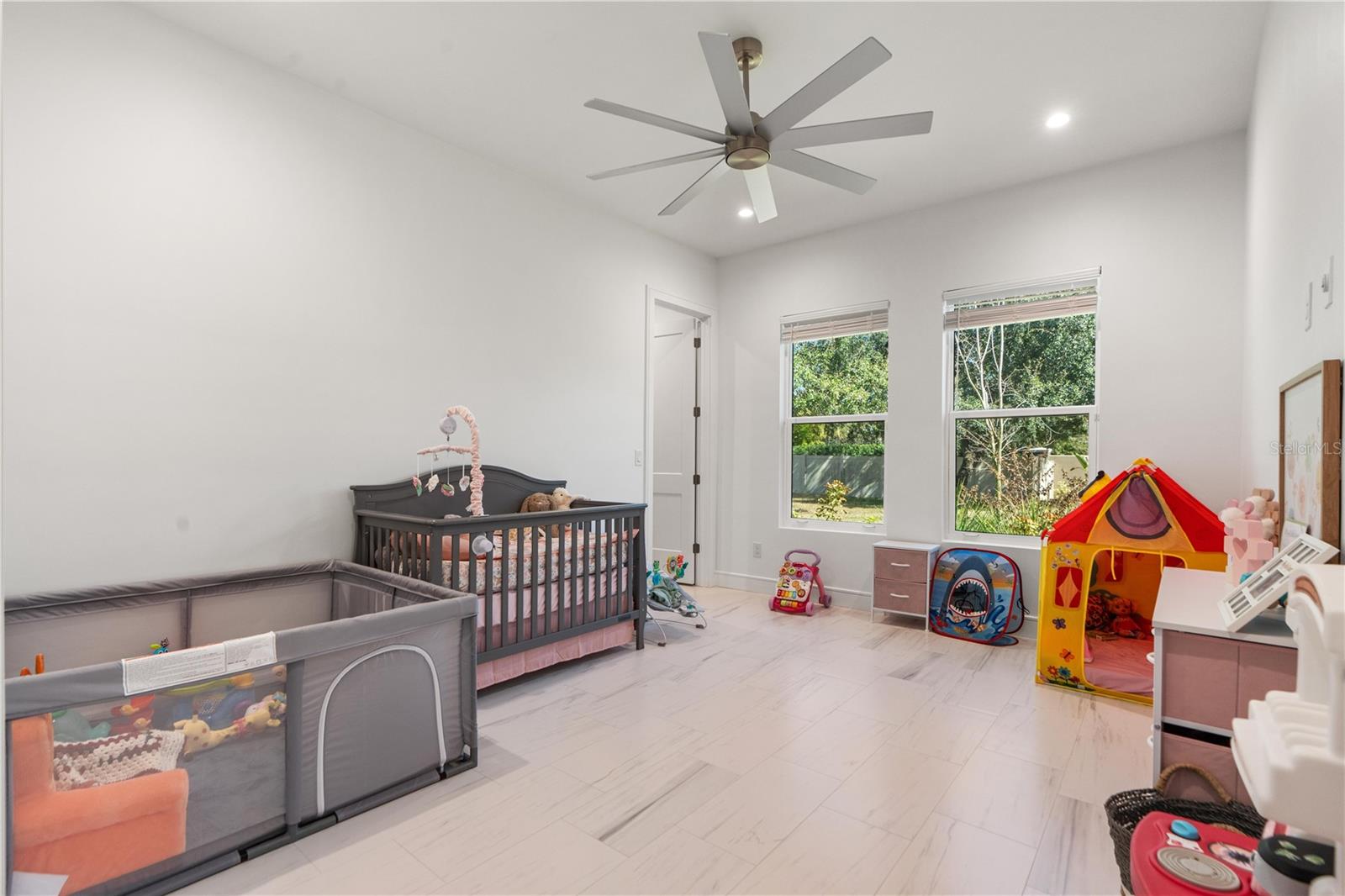 Image 35 of 76 For 21206 Ski Way