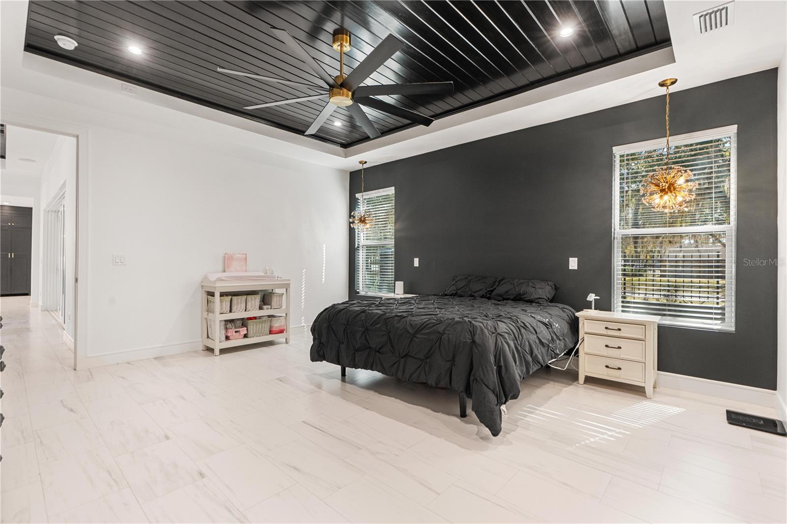 Image 40 of 76 For 21206 Ski Way