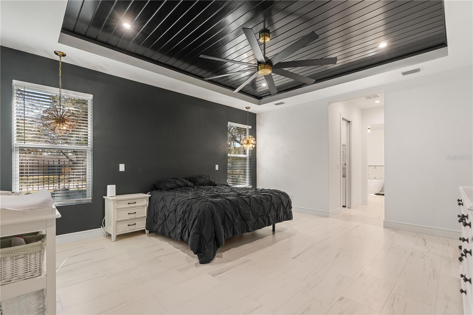 Image 42 of 76 For 21206 Ski Way