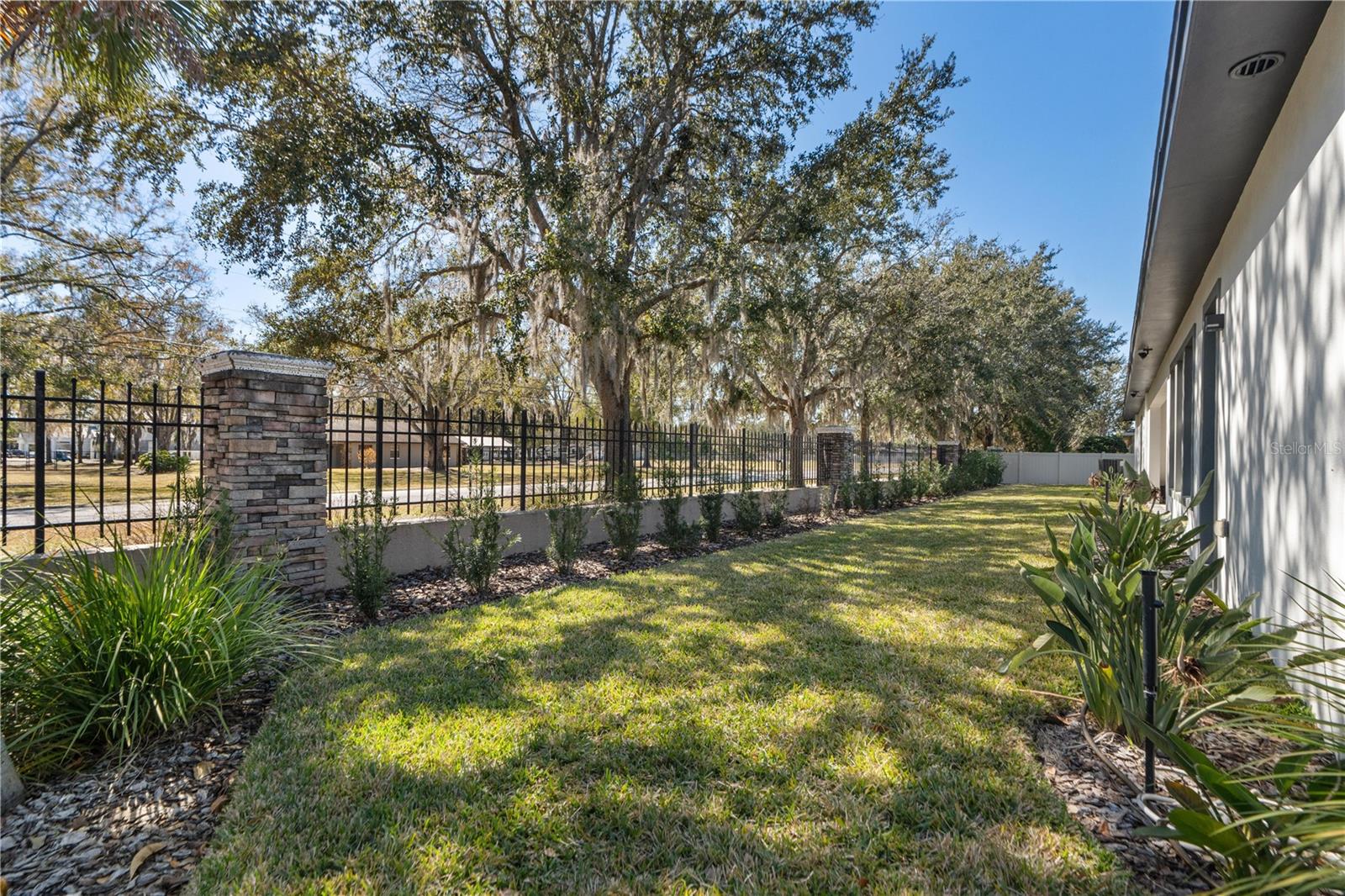 Image 61 of 76 For 21206 Ski Way