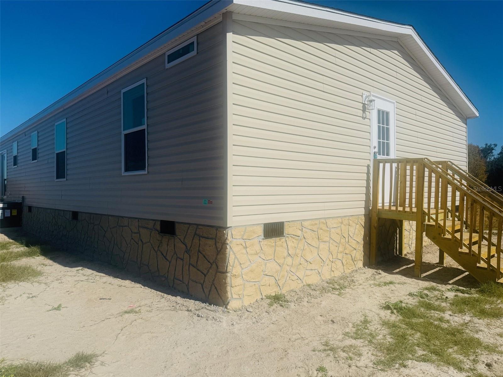 Image 3 of 22 For 11822 153rd Road