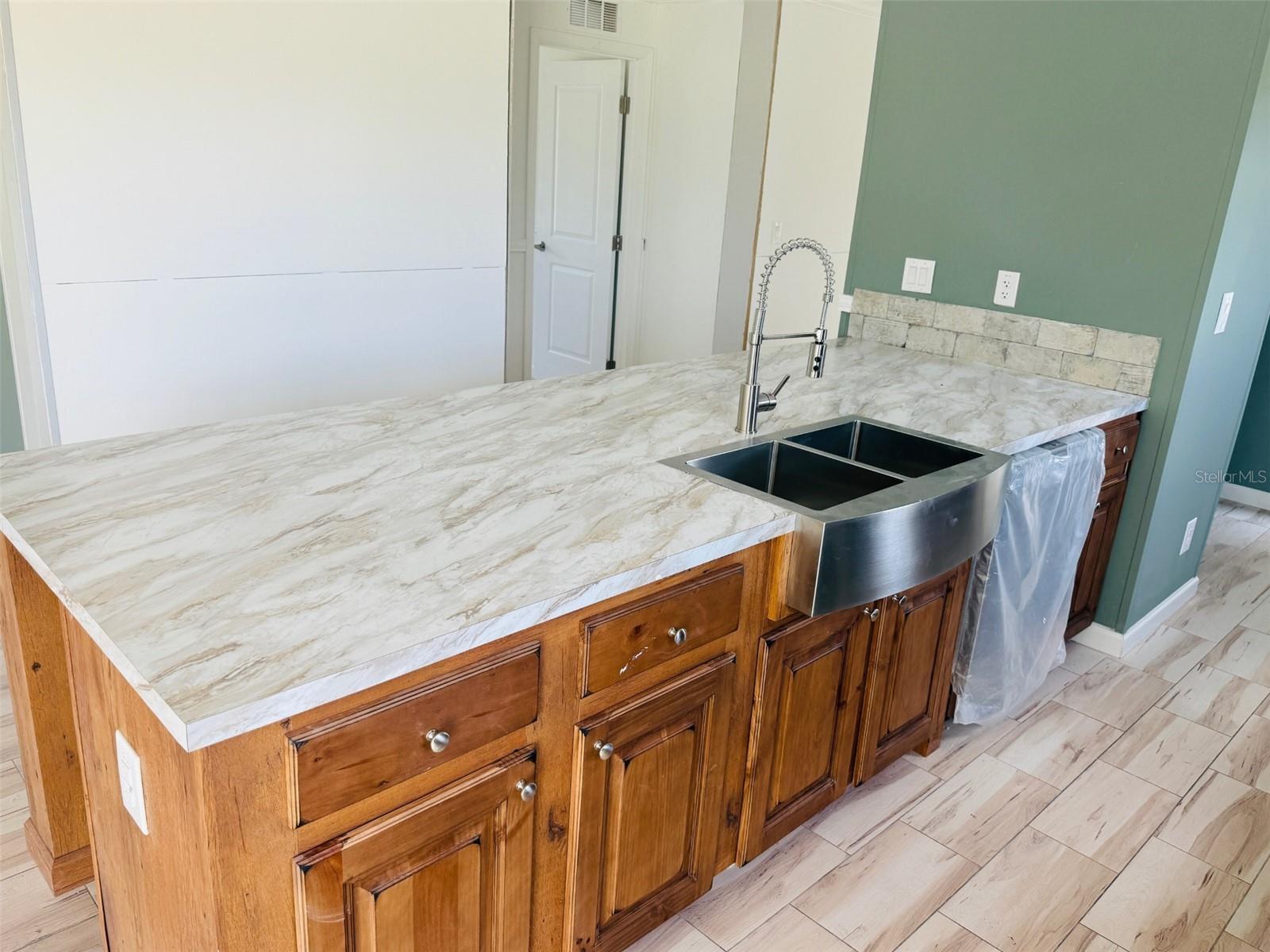 Image 6 of 22 For 11822 153rd Road