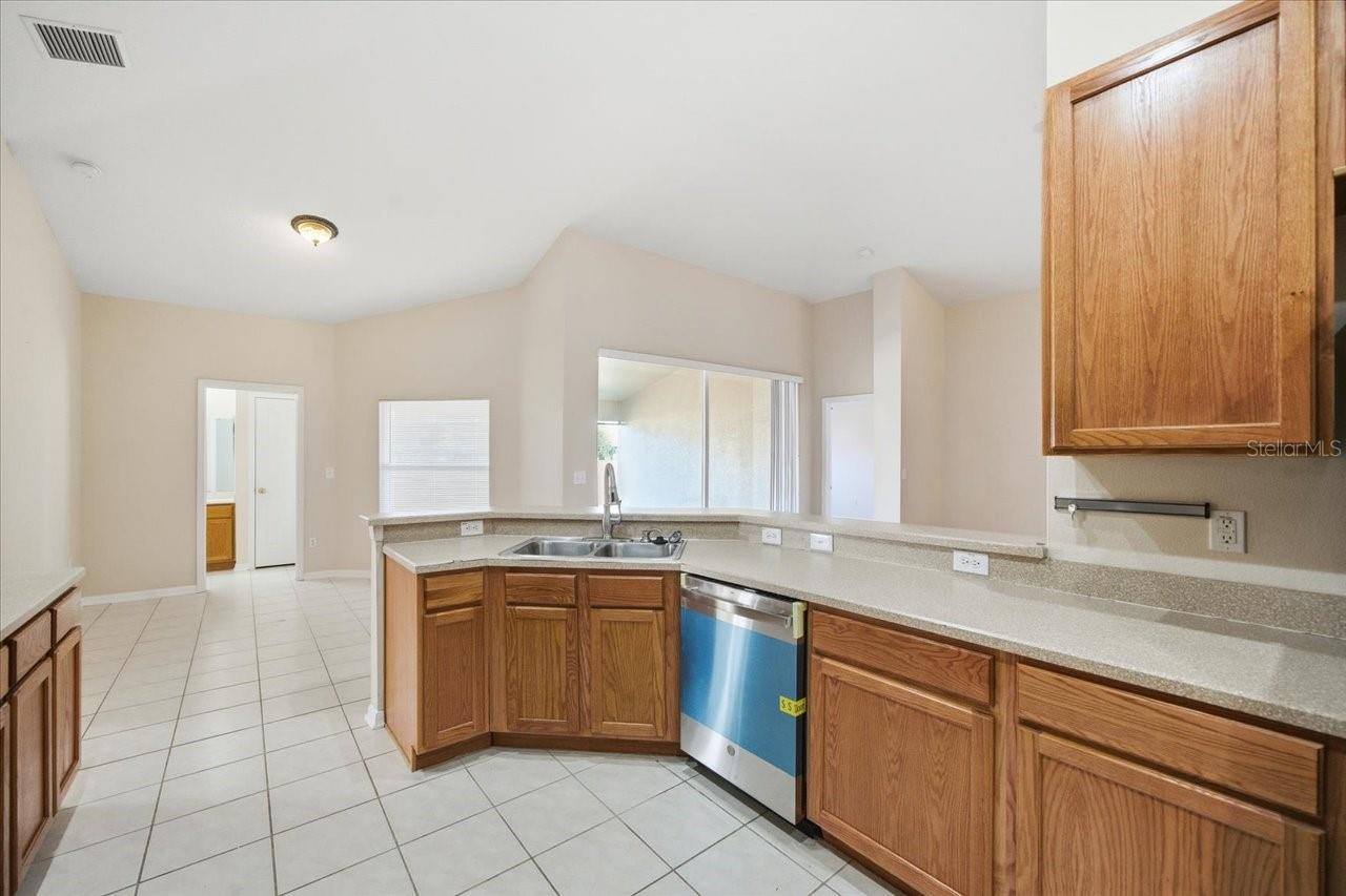 Image 21 of 48 For 4724 Birchfield Loop