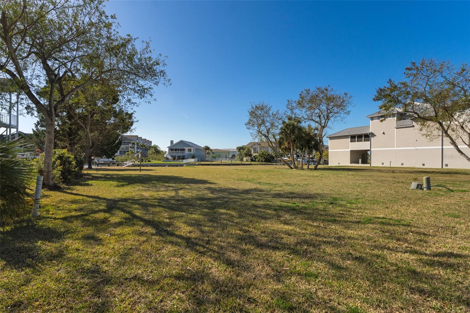 Image 11 of 28 For 0 Elisabethan