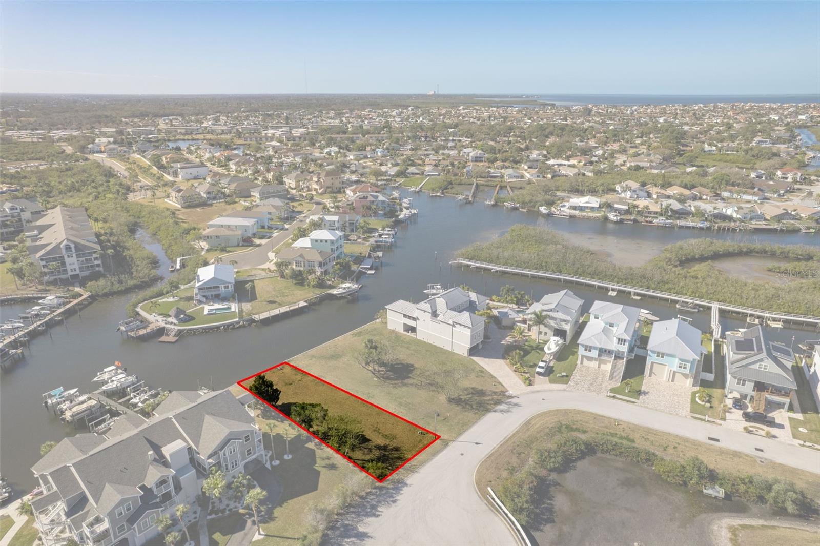 Image 5 of 28 For 0 Elisabethan