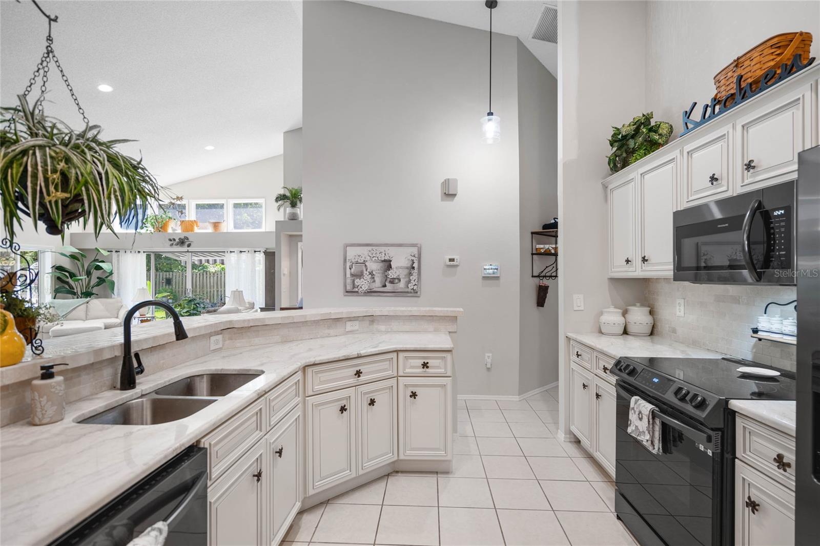 Image 14 of 52 For 7815 Geneva Lane