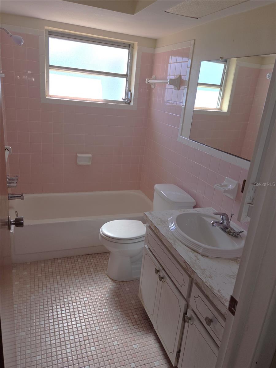 Image 5 of 11 For 7212 Gulf Highlands Drive