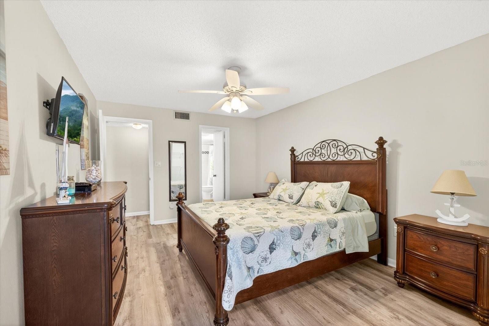 Image 13 of 32 For 4533 Marine Parkway 203