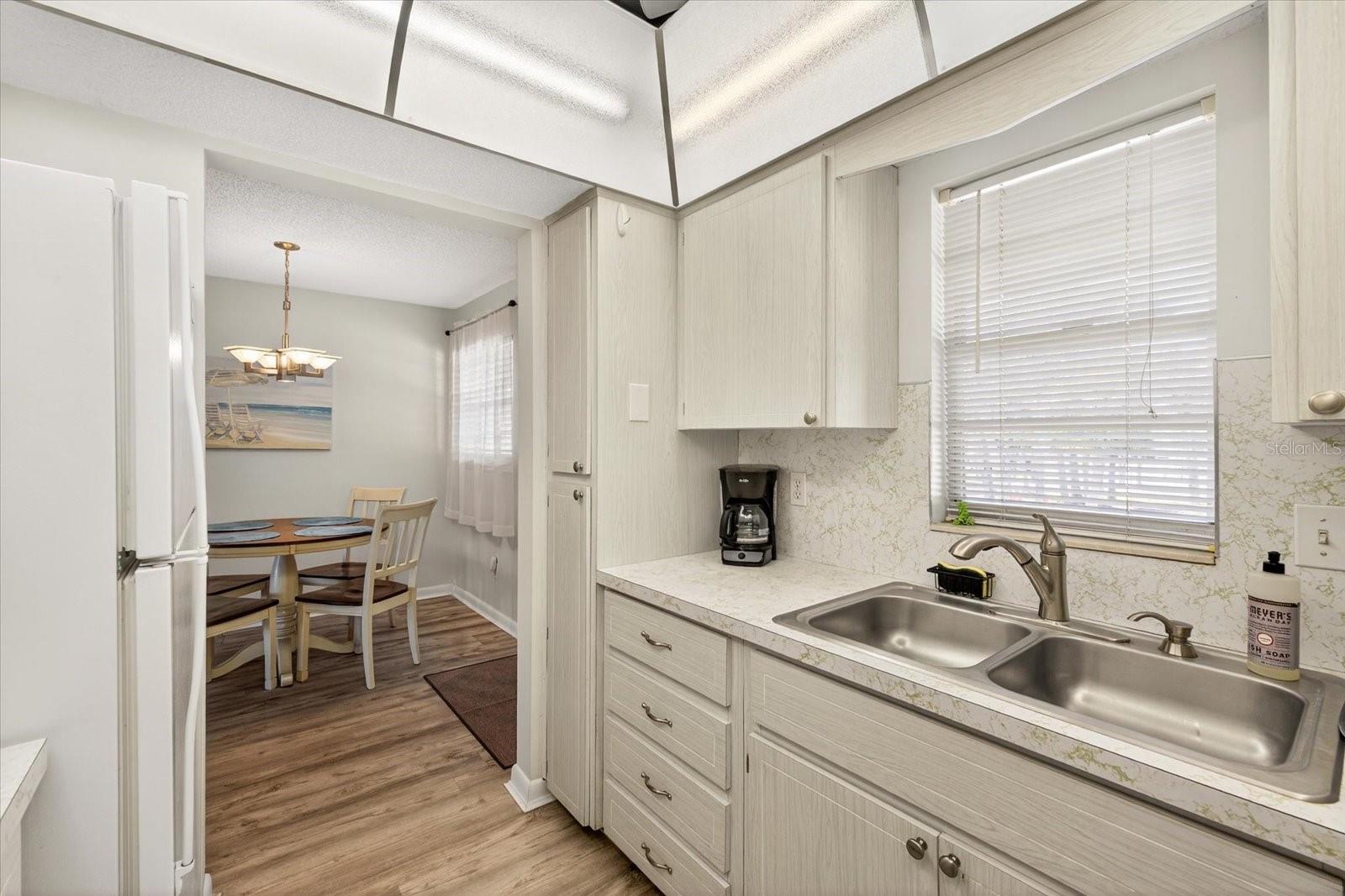 Image 20 of 32 For 4533 Marine Parkway 203