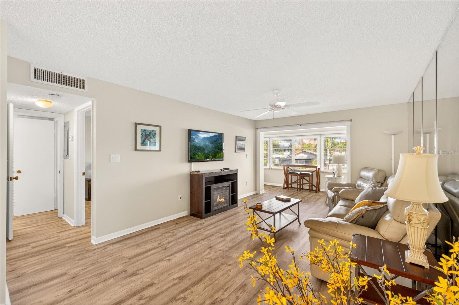 Image 8 of 32 For 4533 Marine Parkway 203