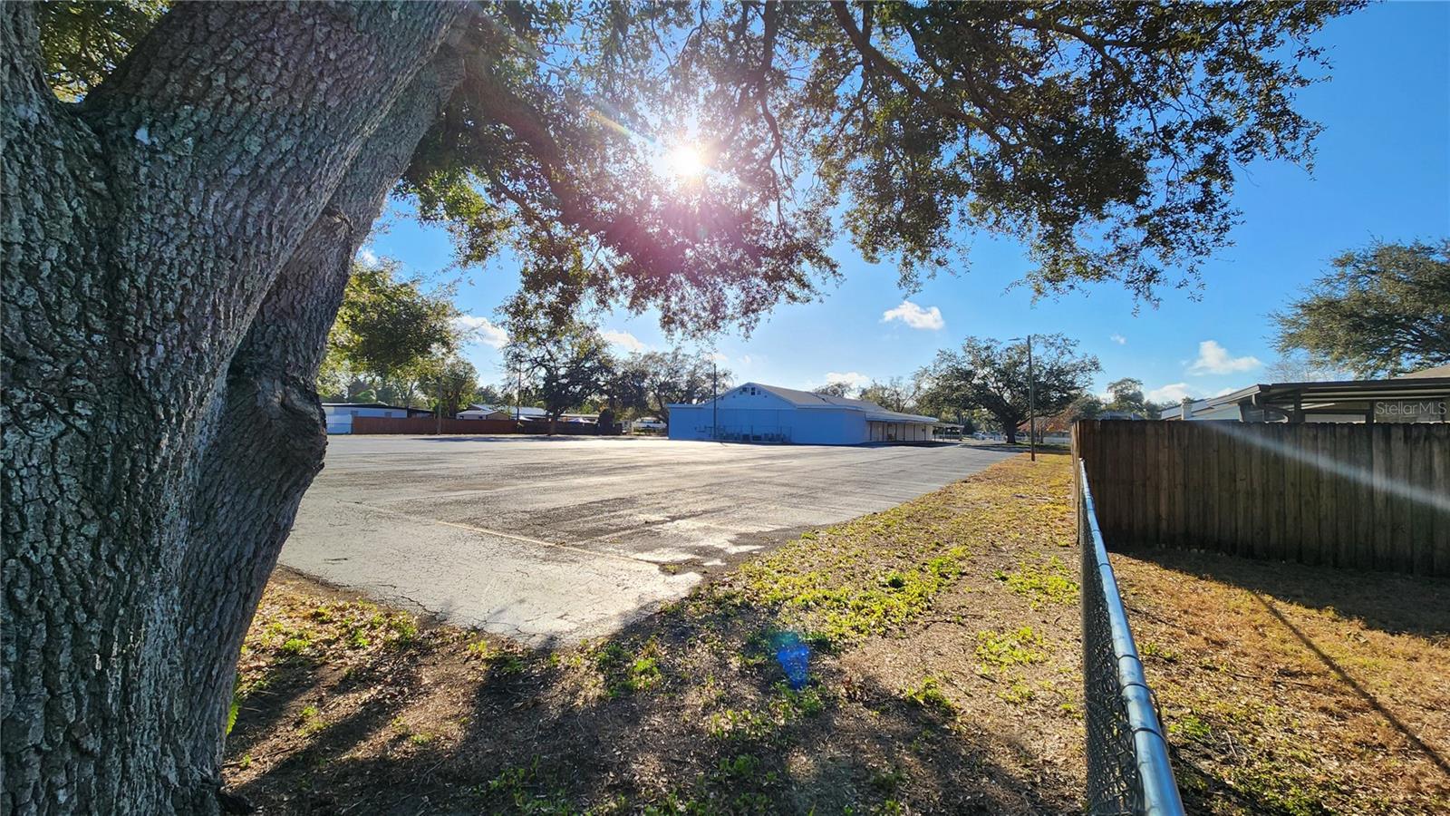 Image 27 of 32 For 14921 Old Pointe Road