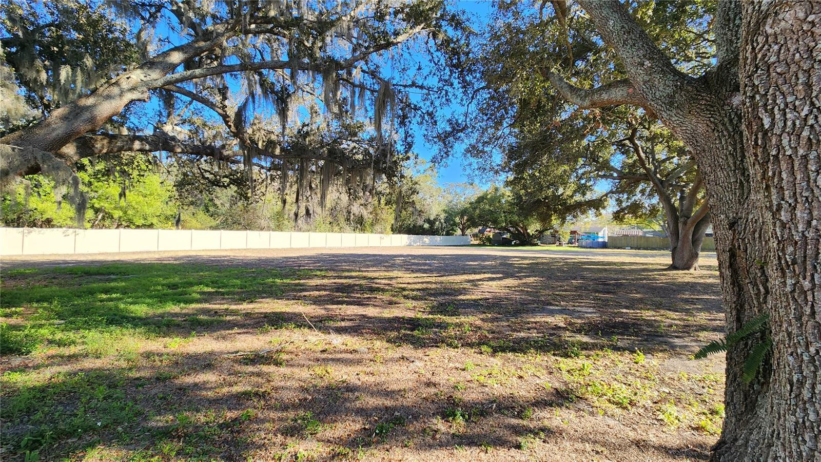 Image 28 of 32 For 14921 Old Pointe Road