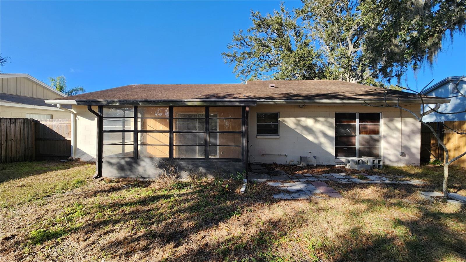 Image 29 of 32 For 14921 Old Pointe Road