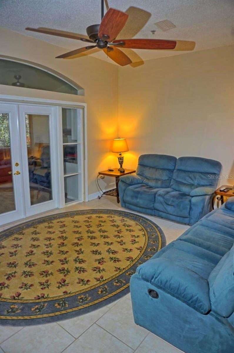 Image 12 of 40 For 2051 Vista Del Sol Circle 202