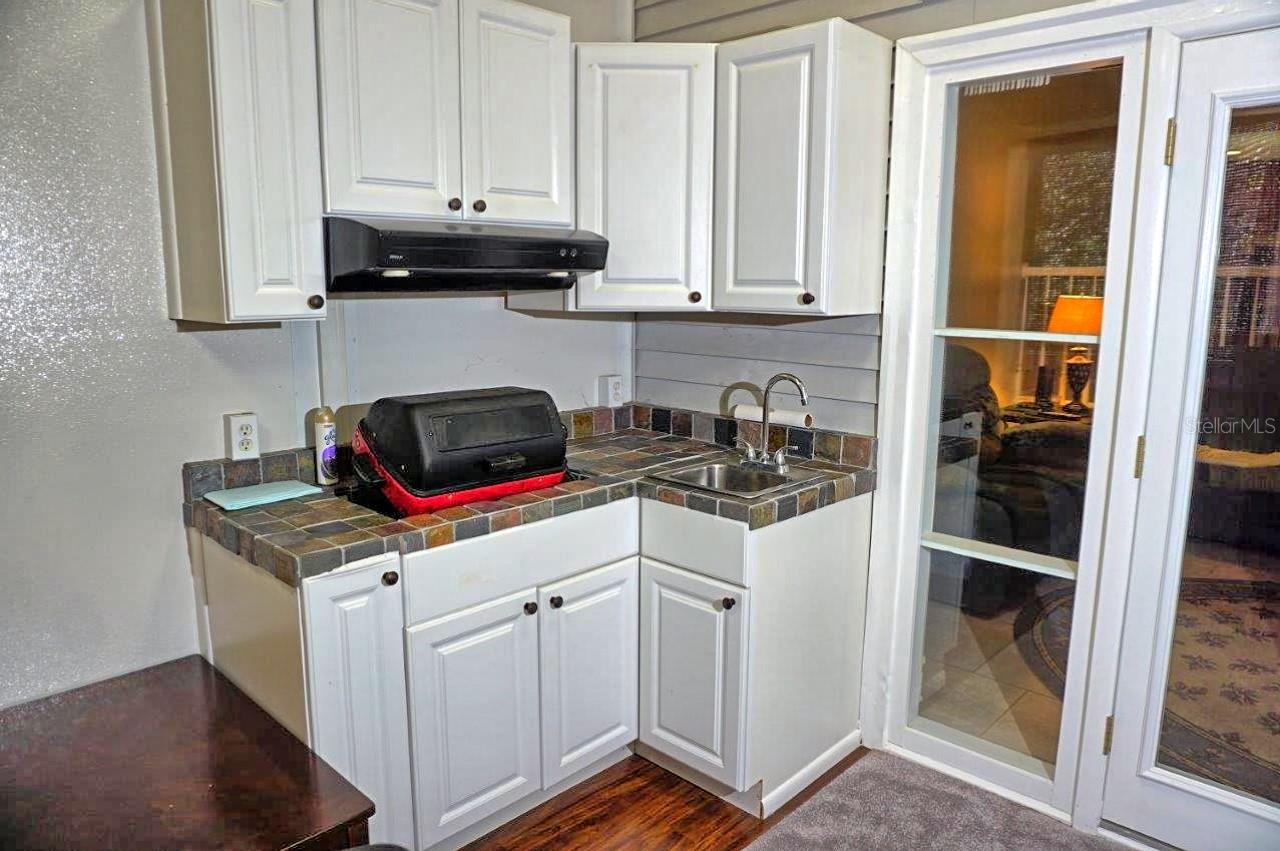 Image 33 of 40 For 2051 Vista Del Sol Circle 202