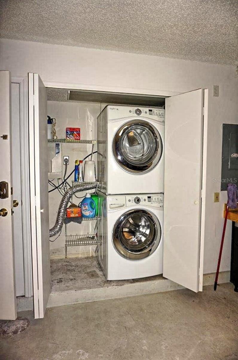 Image 35 of 40 For 2051 Vista Del Sol Circle 202