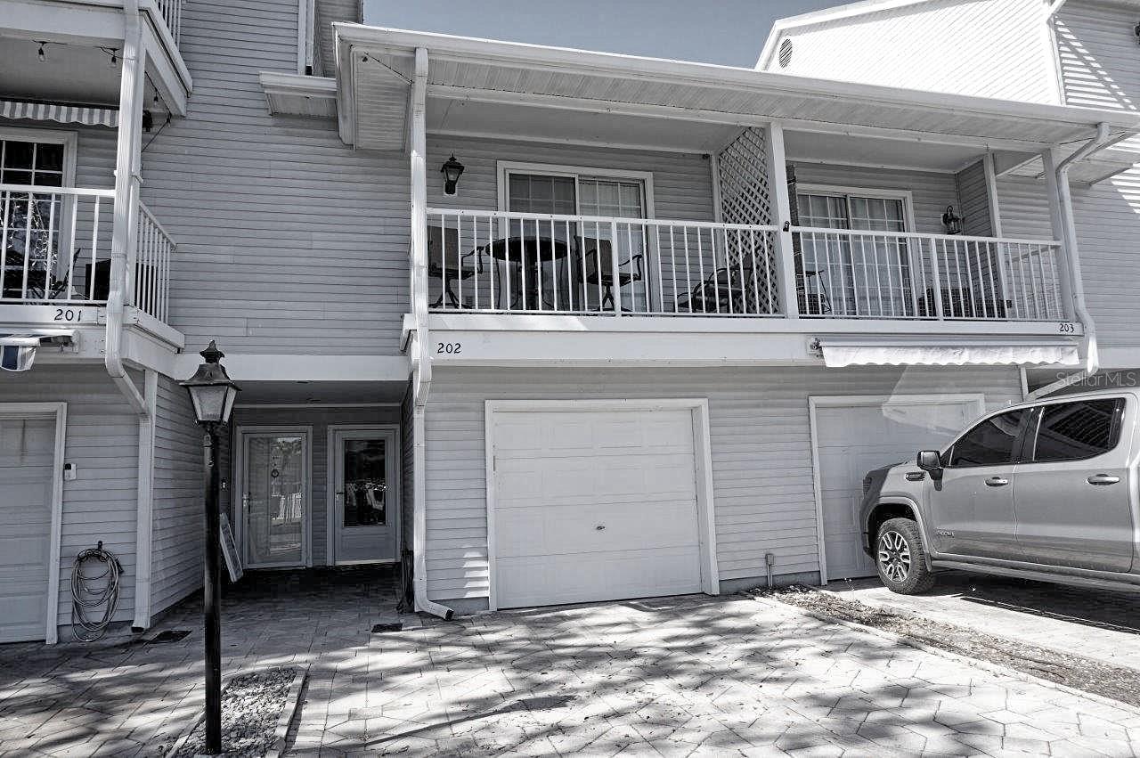 Image 39 of 40 For 2051 Vista Del Sol Circle 202