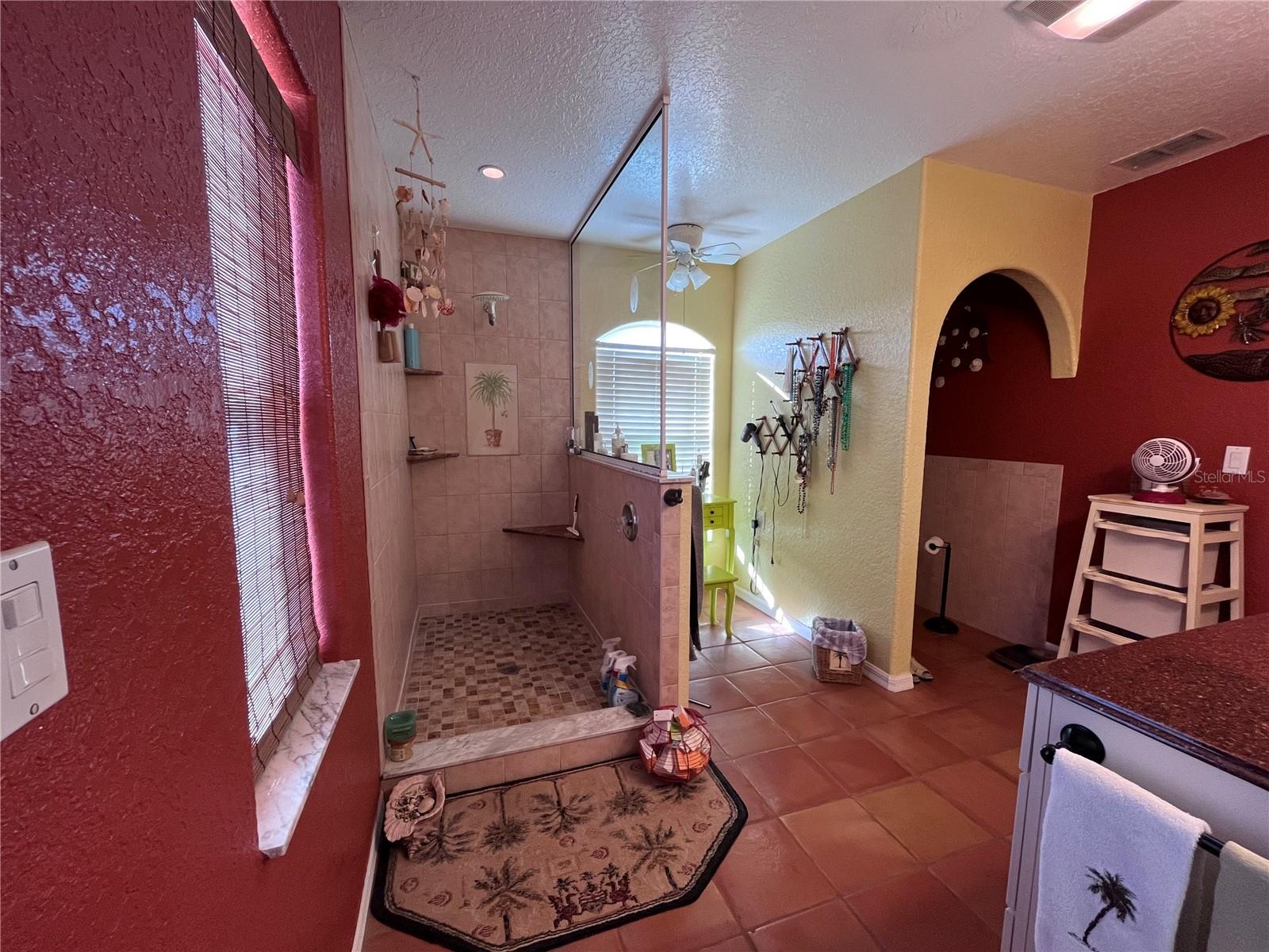 Image 19 of 41 For 6531 Louise Court