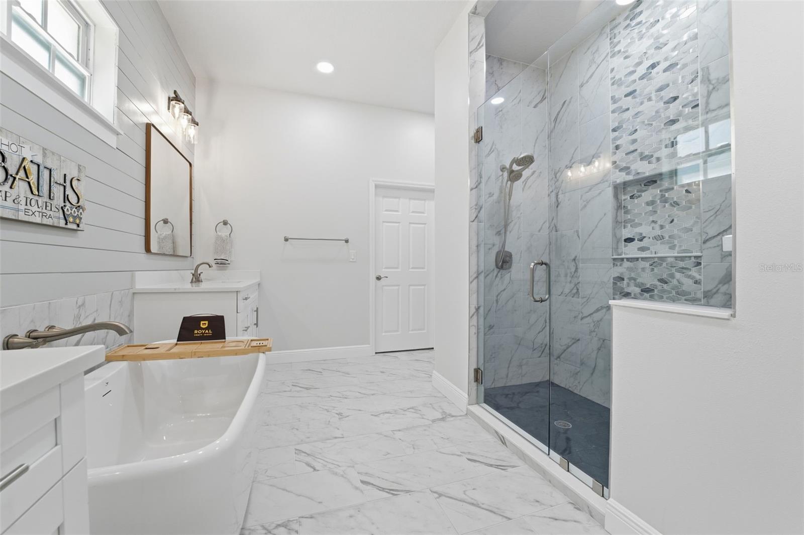 Image 20 of 85 For 4586 Hickory Oak Drive