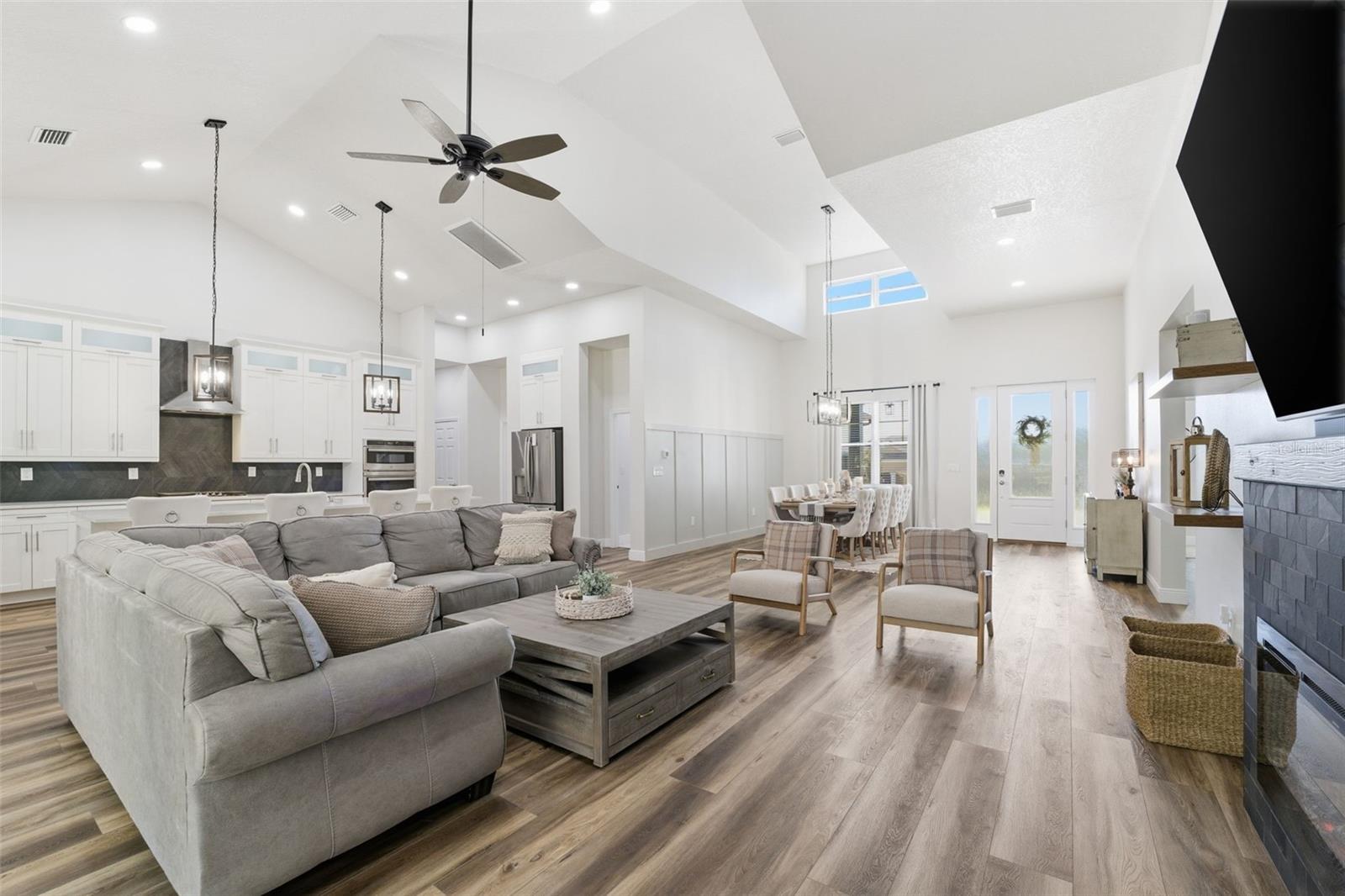 Image 9 of 85 For 4586 Hickory Oak Drive