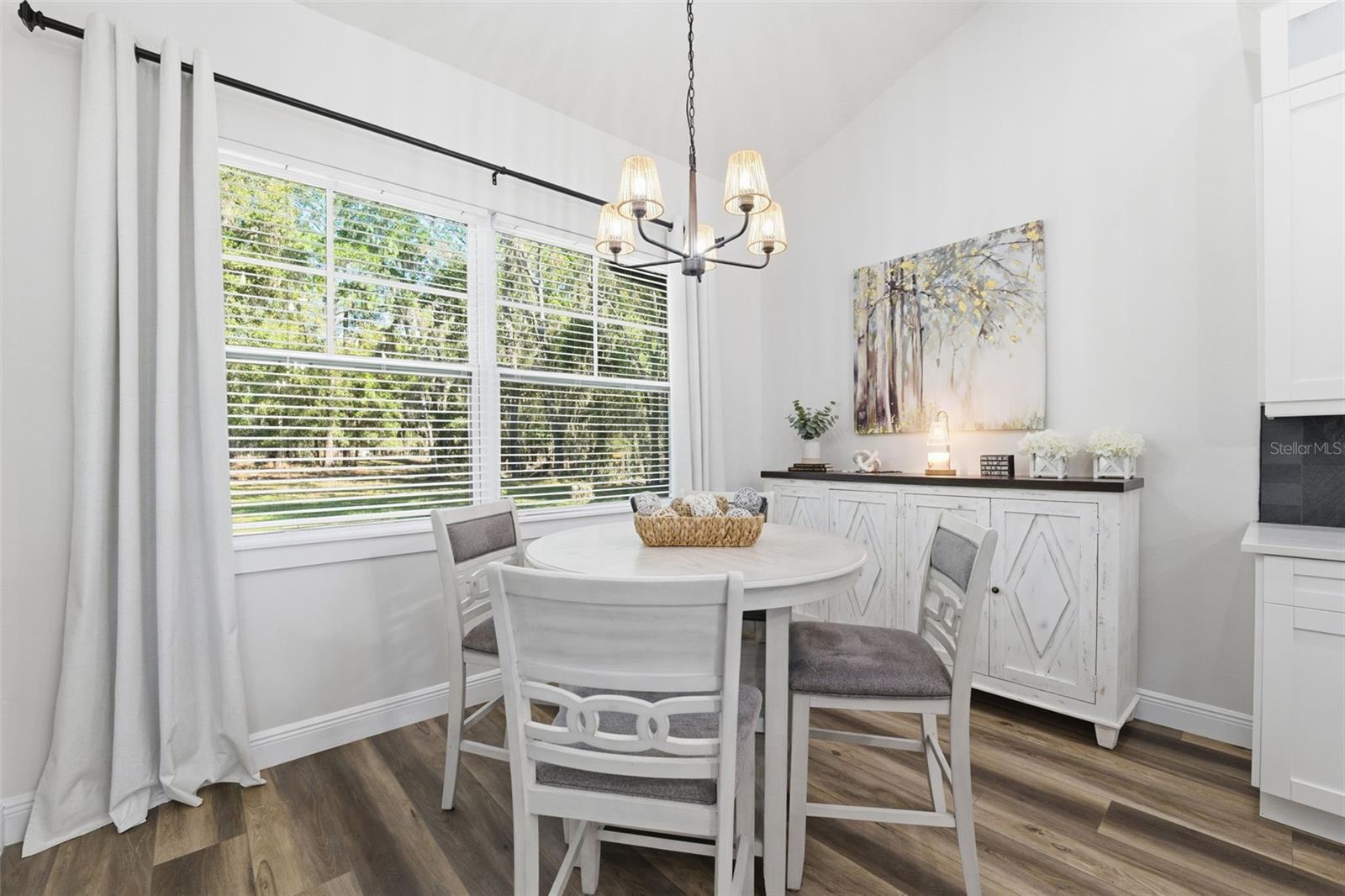 Listing photo id 89 for 4586 Hickory Oak Drive