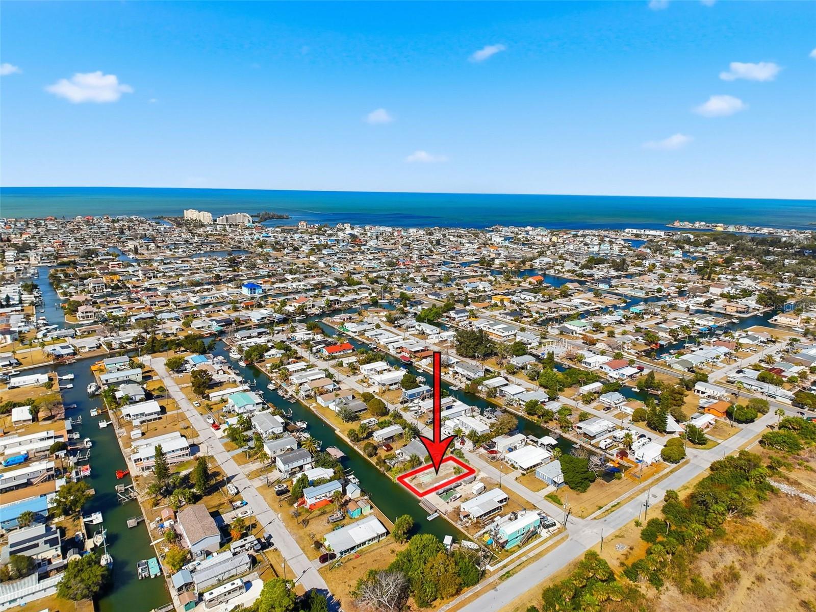 Listing photo id 22 for 6828 Flicker Lane