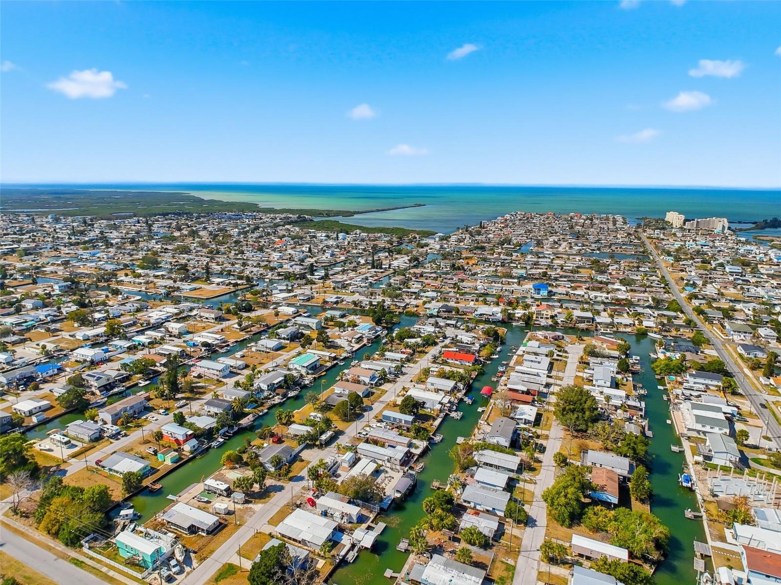 Listing photo id 29 for 6828 Flicker Lane