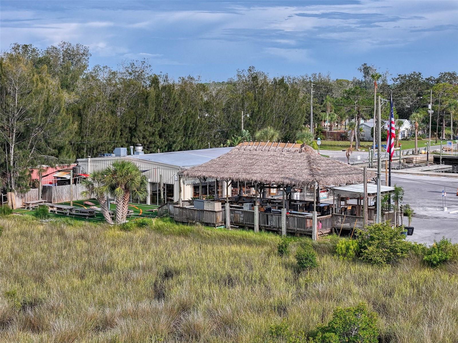 Listing photo id 37 for 6828 Flicker Lane