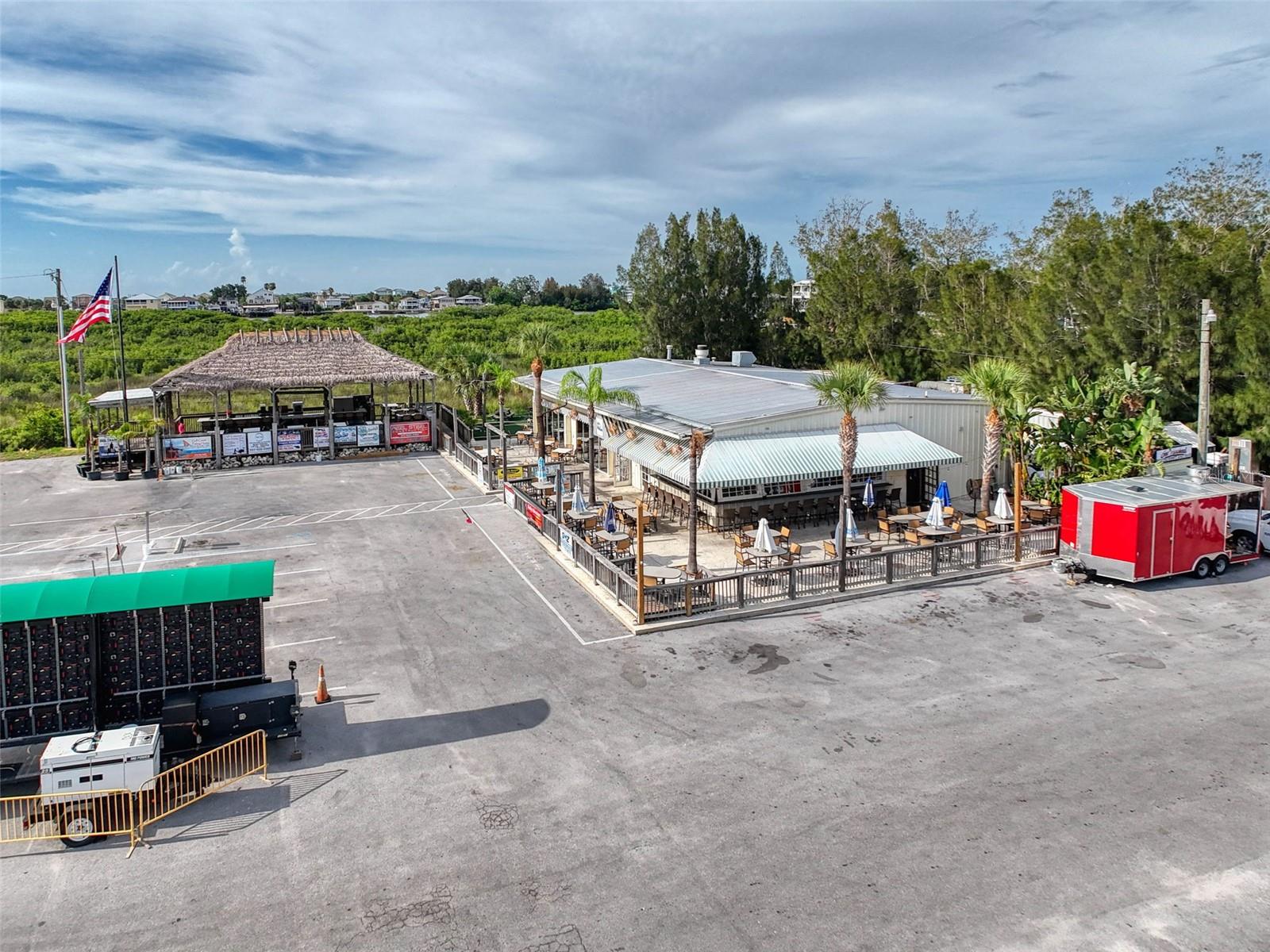 Listing photo id 39 for 6828 Flicker Lane