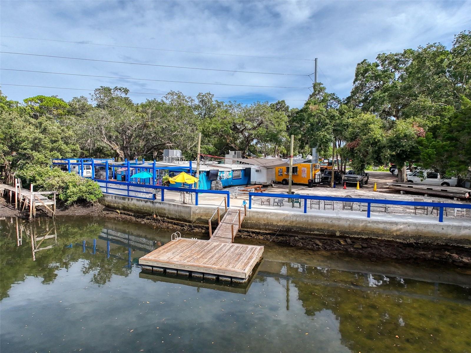 Listing photo id 46 for 6828 Flicker Lane