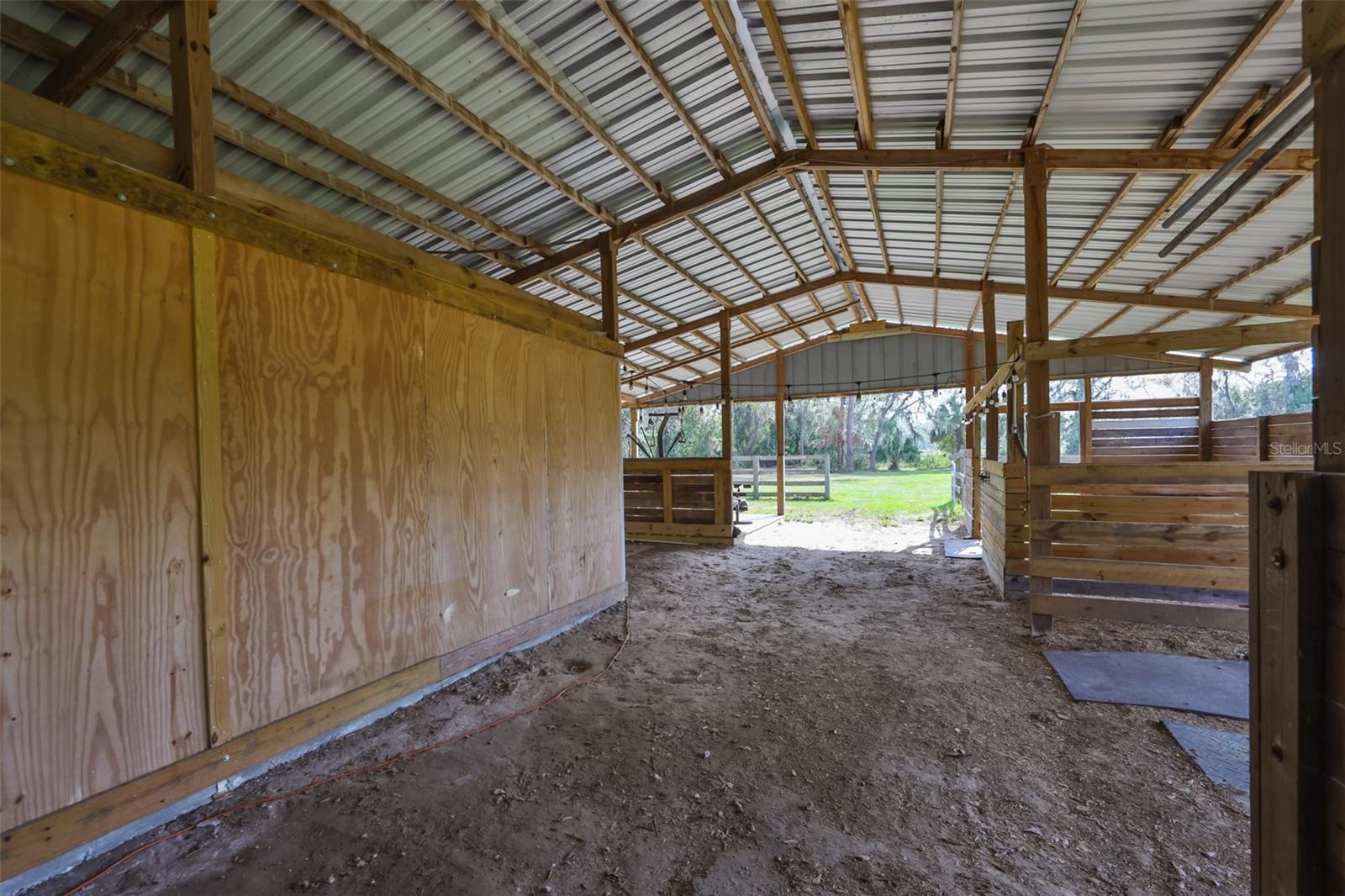 Listing photo id 33 for 7450 Alafia Ridge Loop