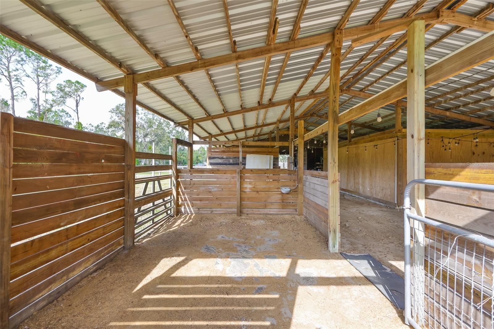 Listing photo id 35 for 7450 Alafia Ridge Loop