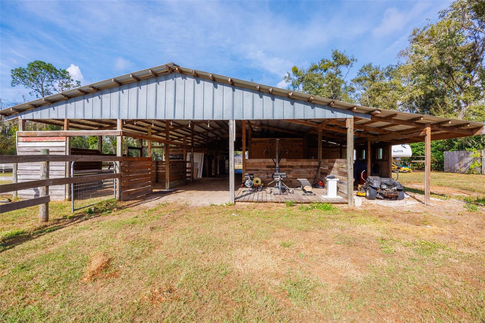 Listing photo id 36 for 7450 Alafia Ridge Loop