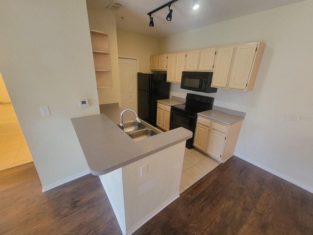 Image 11 of 22 For 5709 Legacy Crescent Place 103