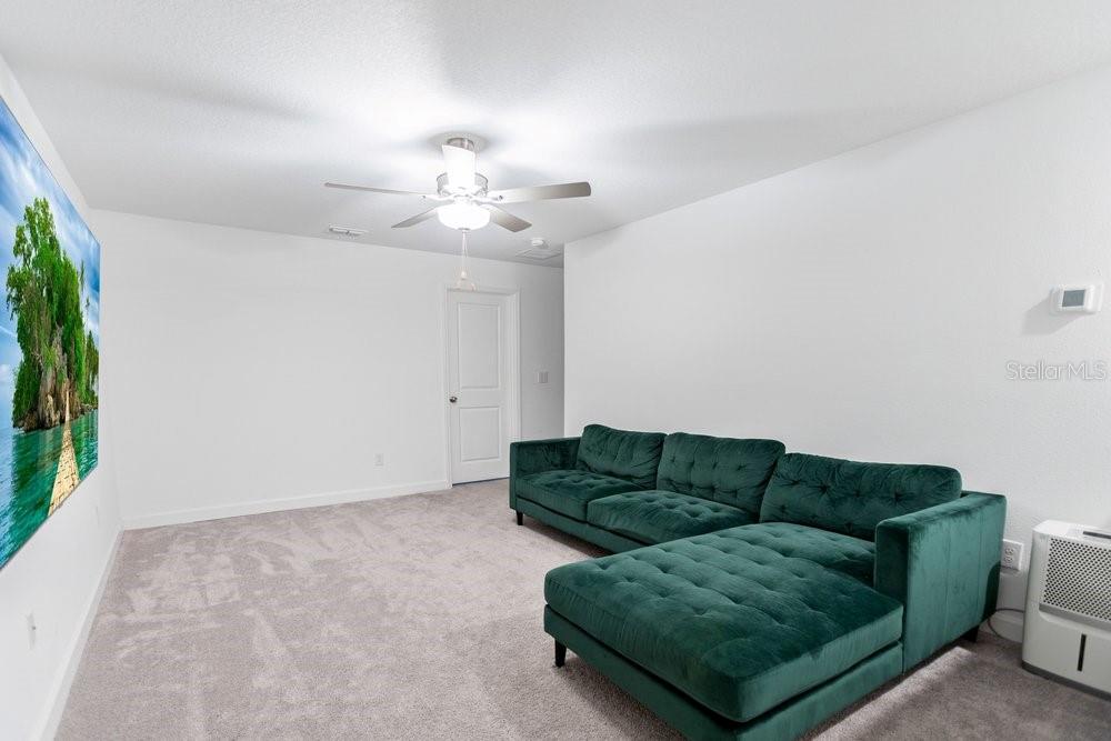 Listing photo id 15 for 8241 Corner Pine Way