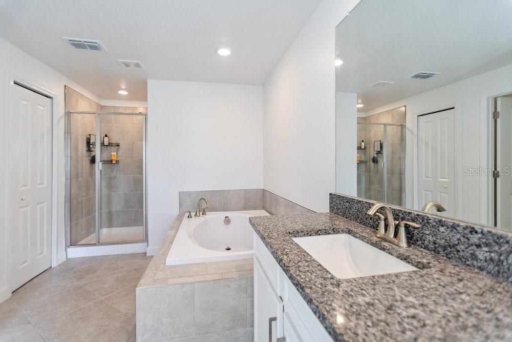 Listing photo id 20 for 8241 Corner Pine Way