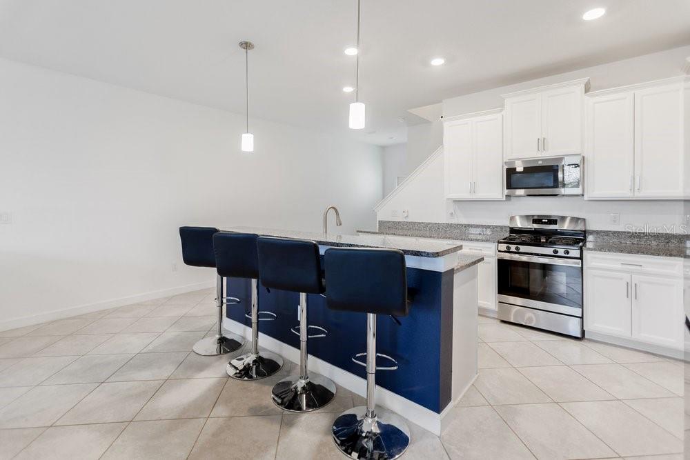 Listing photo id 7 for 8241 Corner Pine Way