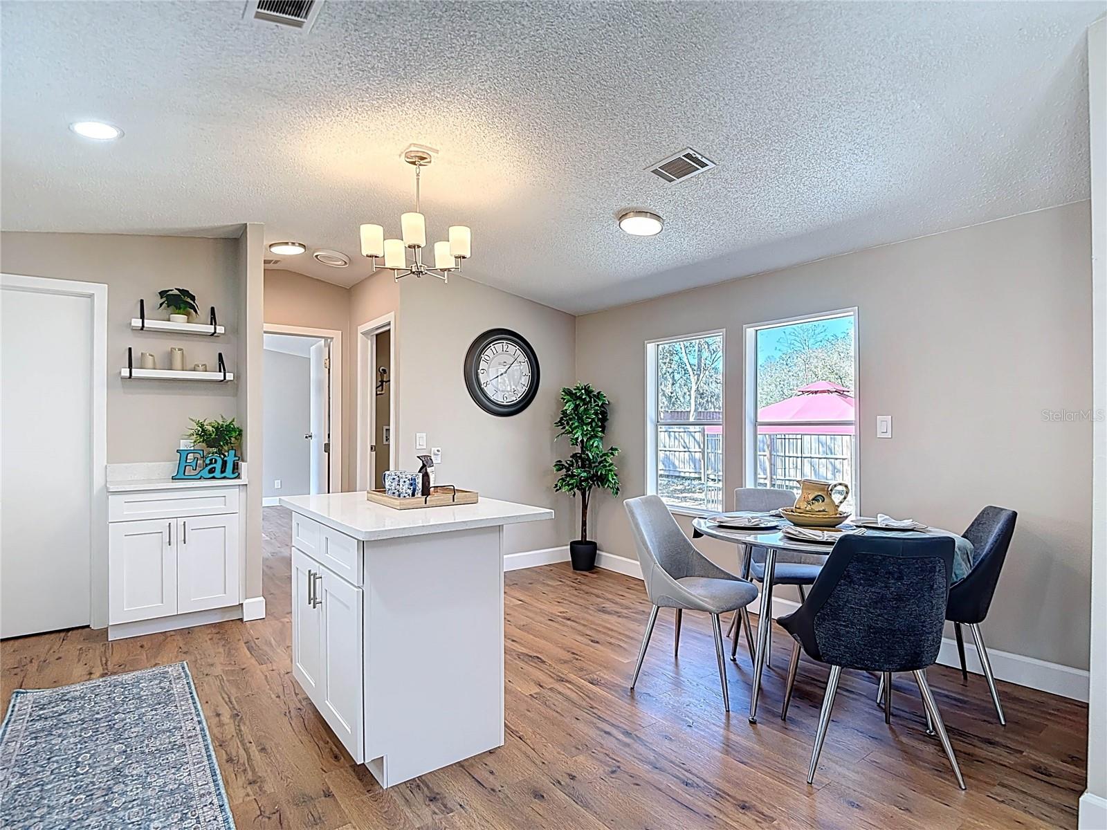 Image 10 of 47 For 11955 Bemont Avenue