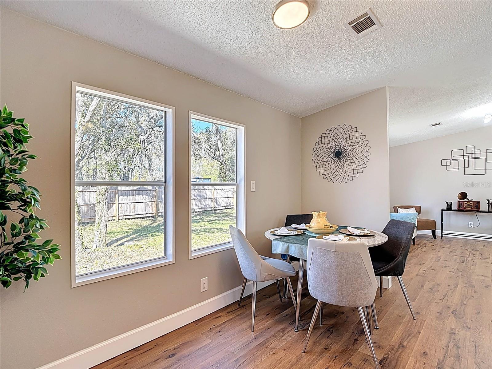 Image 17 of 47 For 11955 Bemont Avenue