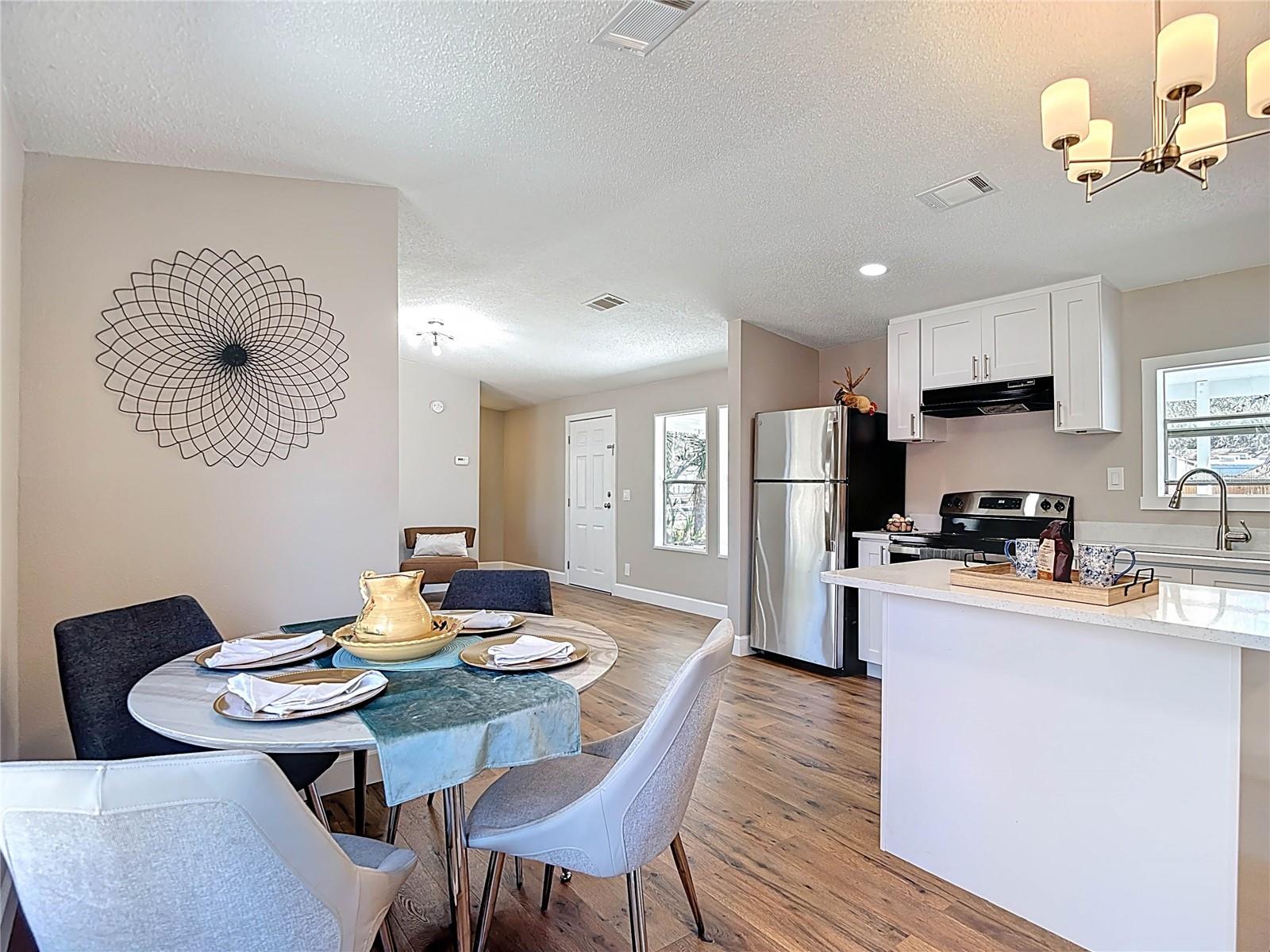 Image 18 of 47 For 11955 Bemont Avenue