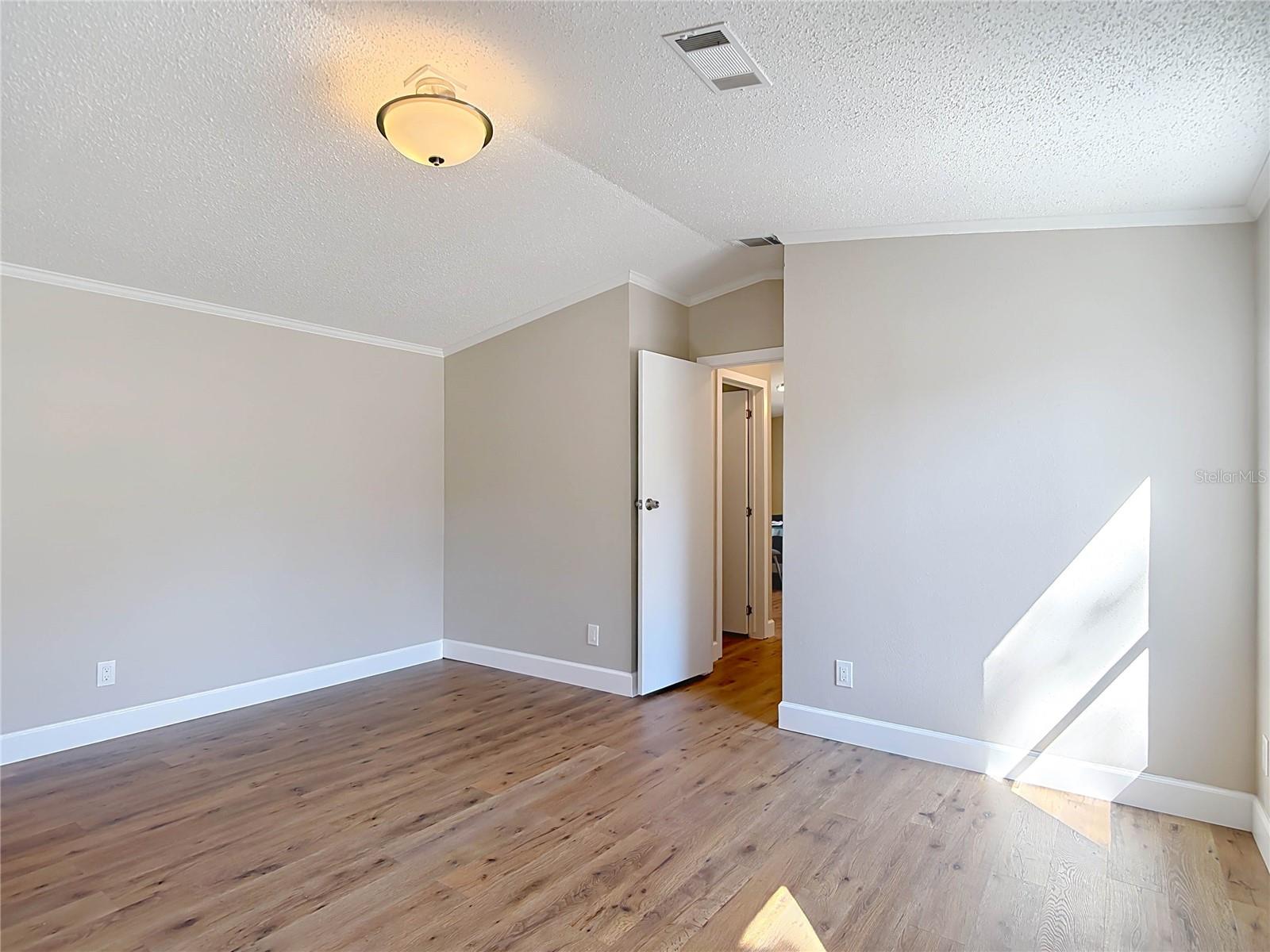 Image 20 of 47 For 11955 Bemont Avenue