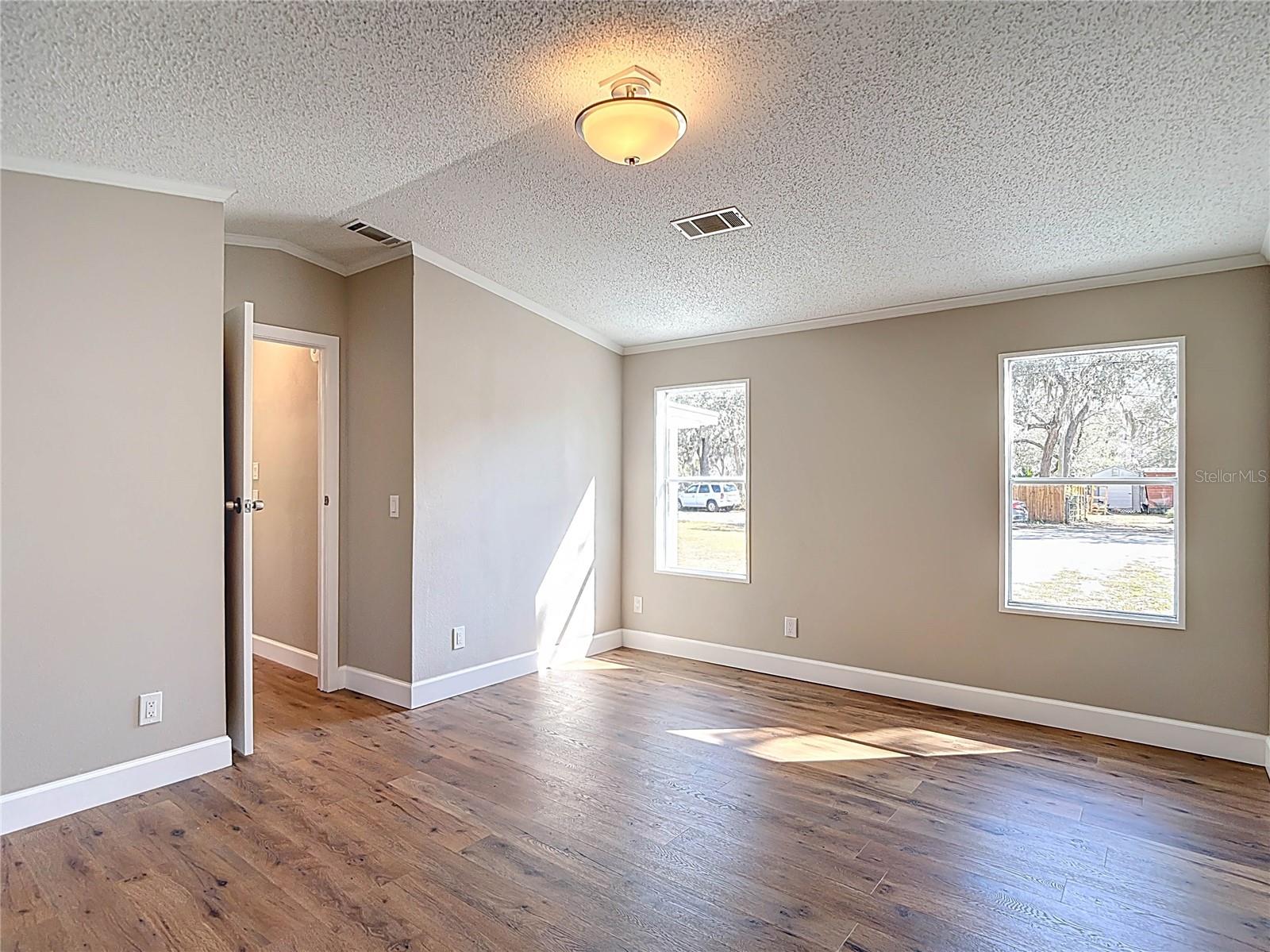 Image 24 of 47 For 11955 Bemont Avenue