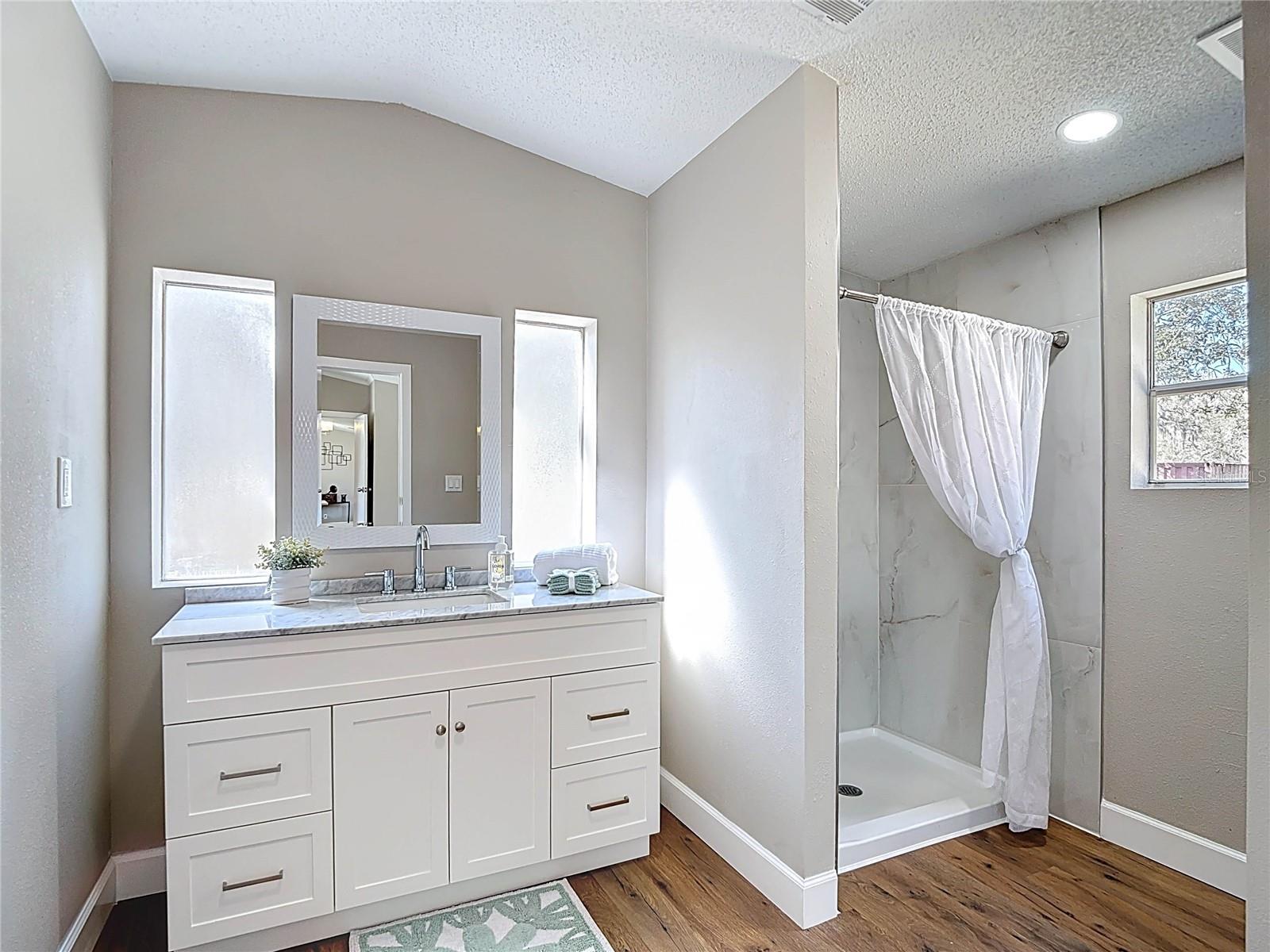 Image 26 of 47 For 11955 Bemont Avenue