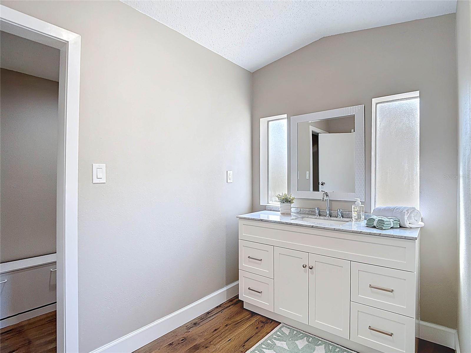 Image 28 of 47 For 11955 Bemont Avenue