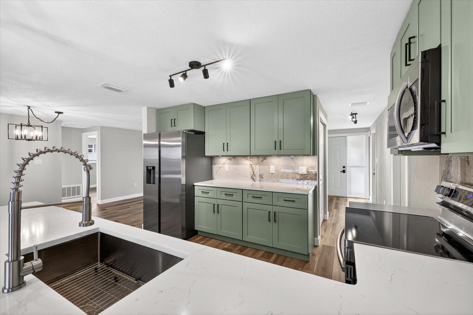 Image 14 of 42 For 4001 Topsail Trail